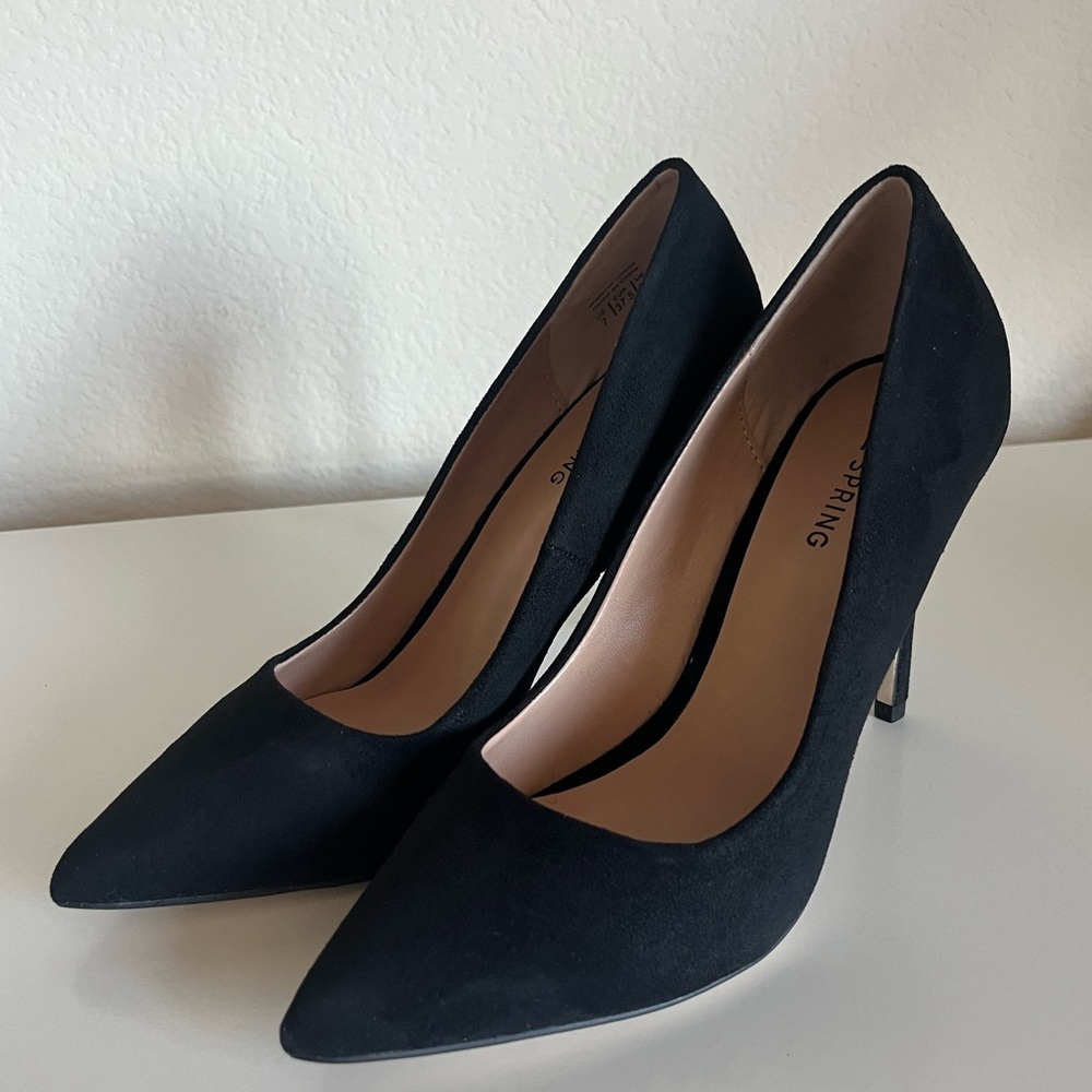 Brand new velvet black heels